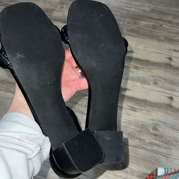 Black heels - Picture 3 of 3